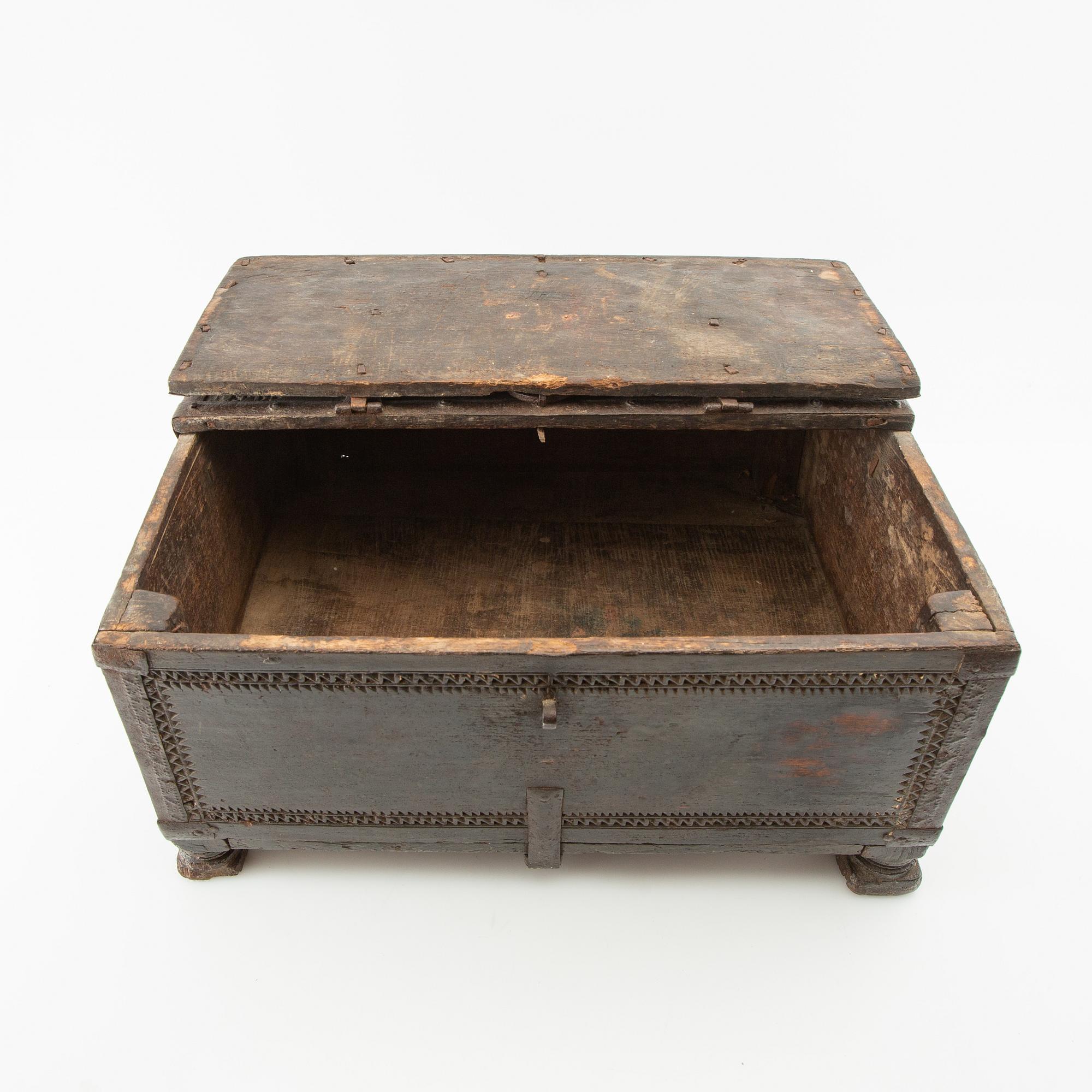 Casket Baroque style 19th century or earlier.