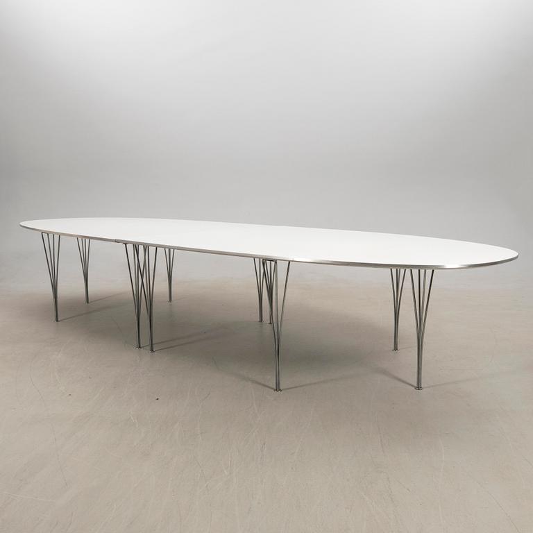 Bruno Mathsson/Piet Hein table/coffee table "Superellipse" for Fritz Hansen late 20th century.