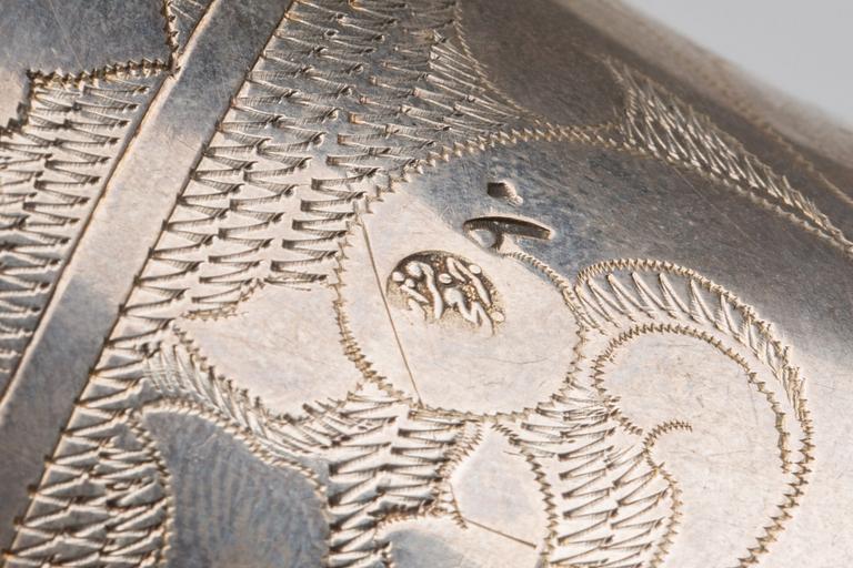 KOPP MED FAT, Osmanska riket, omkring 1900, silver, vikt ca 339 g.