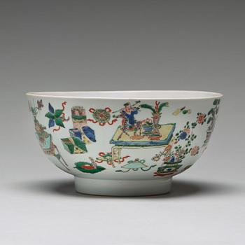 SKÅL, porslin. Qingdynastin, Kangxi (1662-1722).