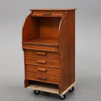 A cabinet from the forst half of the 20th century.