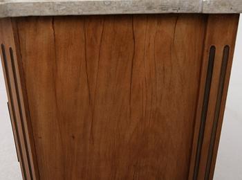 BYRÅ, sengustaviansk, 1800-talets första hälft.