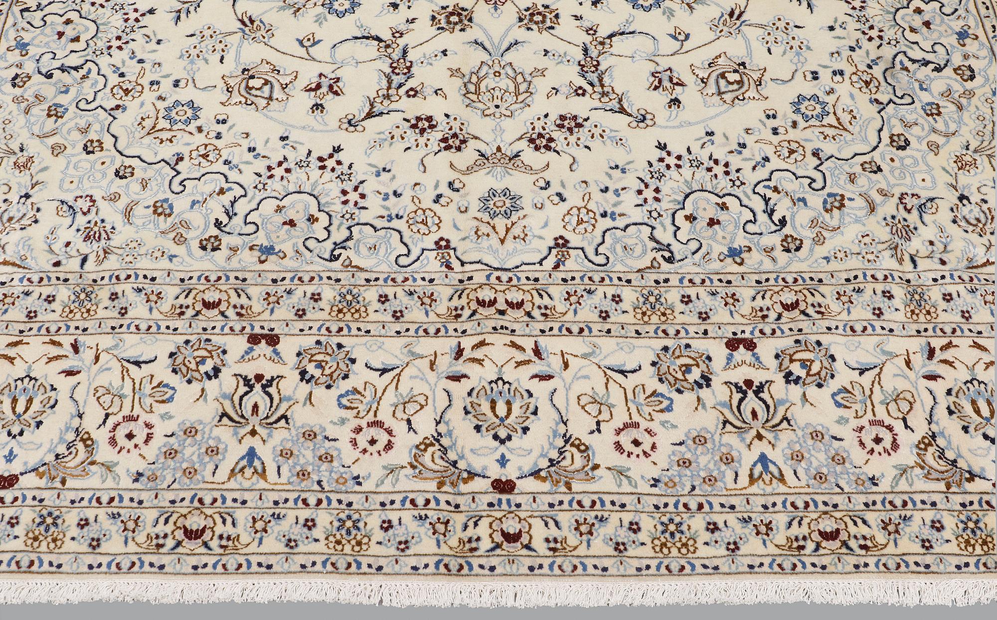 Rug, Nain, part silk, so-called 9LAA, approx. 403 x 303 cm.