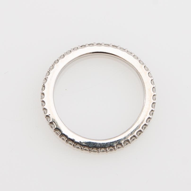 Ole Lynggaard, alliance ring, 18k white gold with brilliant-cut diamonds.