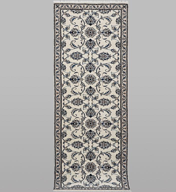 Gallerimatta, Nain, part silk, ca 248 x 72 cm.