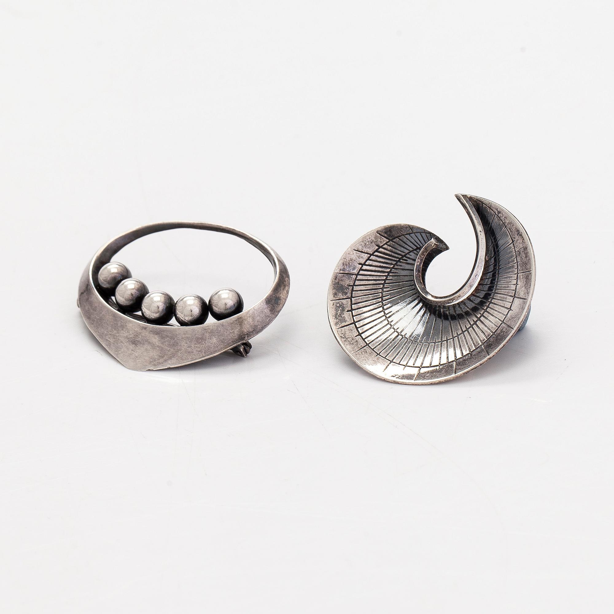 Erik Granit, broscher och manschettknappar, silver, trä, Helsingfors 1960-tal.