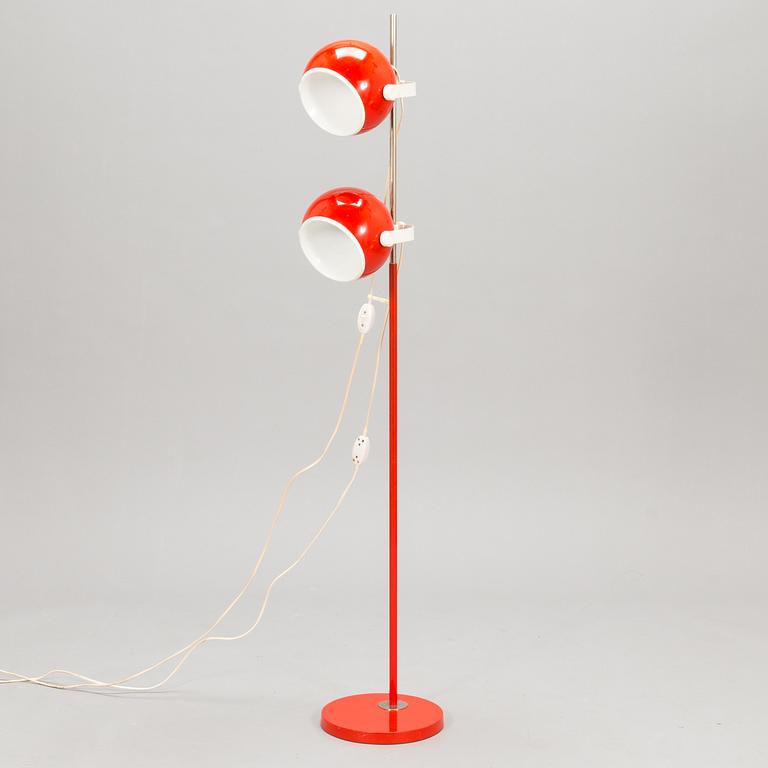 An interior set in red plastic from the 1970s, 7 parts.
