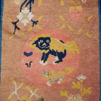 A RUG, a semi-antique Ningxia, ca 167,5 x 69,5 cm.