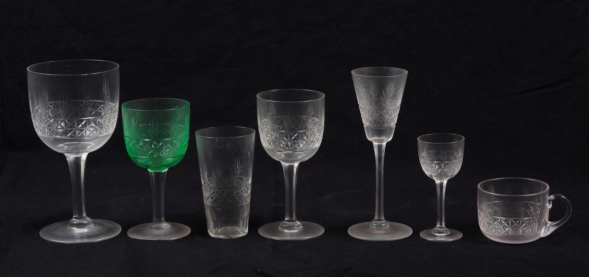 GLASSERVIS, 63 delar, 1900-talets början.