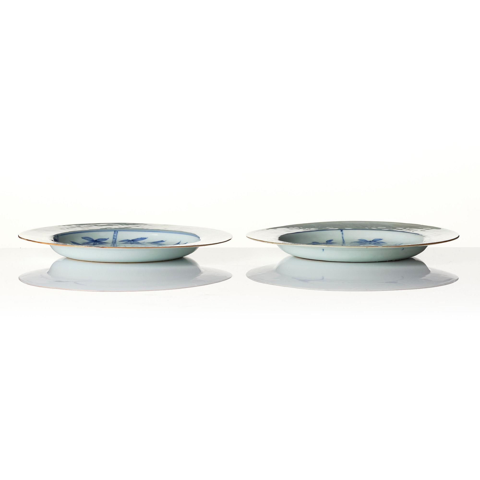 A pair of blue and white plates, Qing dynasty, early 18th centruy. With Johanneum mark M:483.