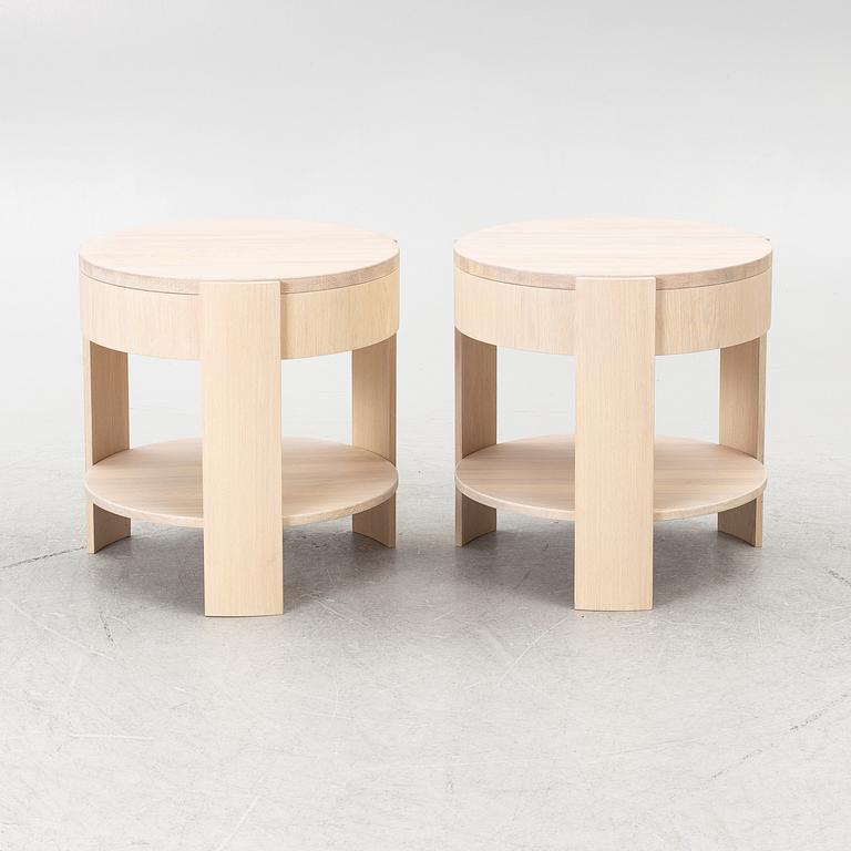 Sängbord, ett par, samtida.