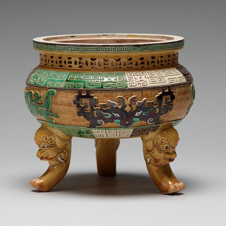 A tripod censer, China, presumably late Qing dynasty, circa 1900.