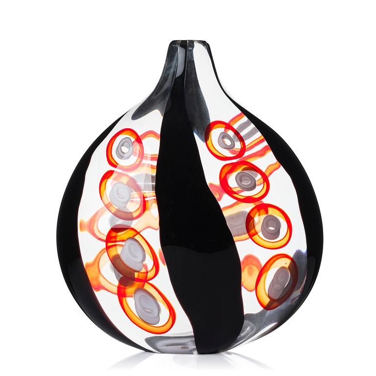 Ann Wåhlström, a unique glass vase, BMI Studios, Seattle, USA, 2007.