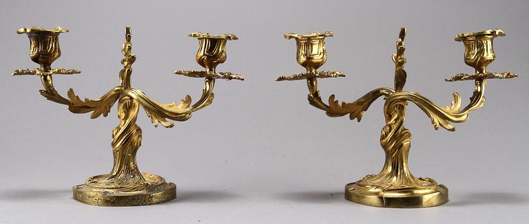 KANDELABRAR, ett par, Louis XV-stil, 1800/1900-tal.