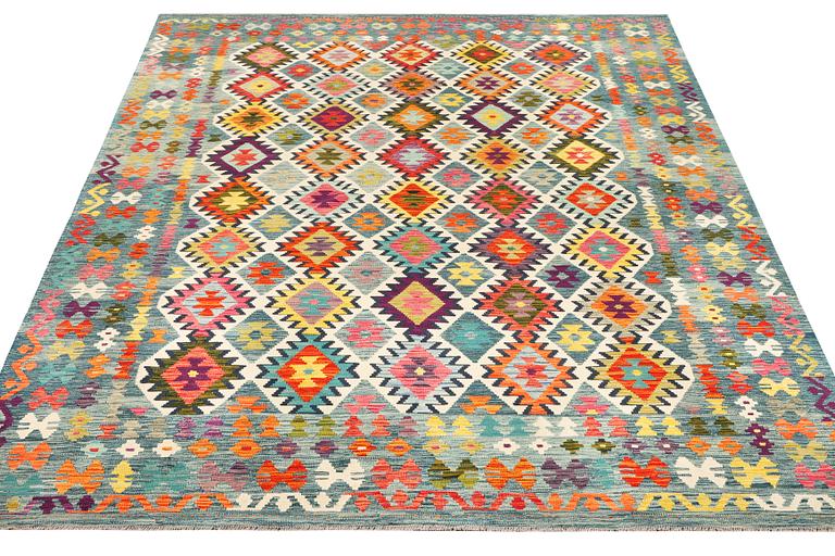 Matta, Kelim, ca. 349 x 253 cm.