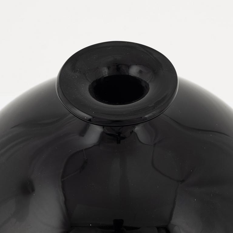 Harald Notini, a glass vase, Böhlmarks/Pukeberg, 1930's.