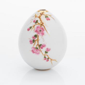 A Russian Easter egg by the Imperial Porcelain Factory in Saint Petersburg late 19th century.