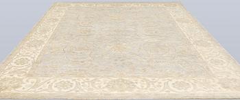A Ziegler Design carpet, 347 x 276 cm.
