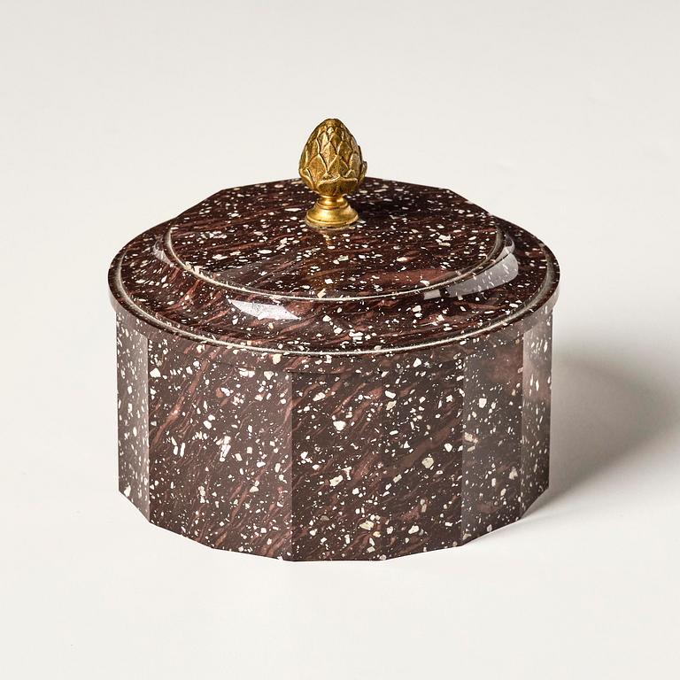 A Swedish Empire porhyry butter box with cover, Älvdalen, early 19th century.