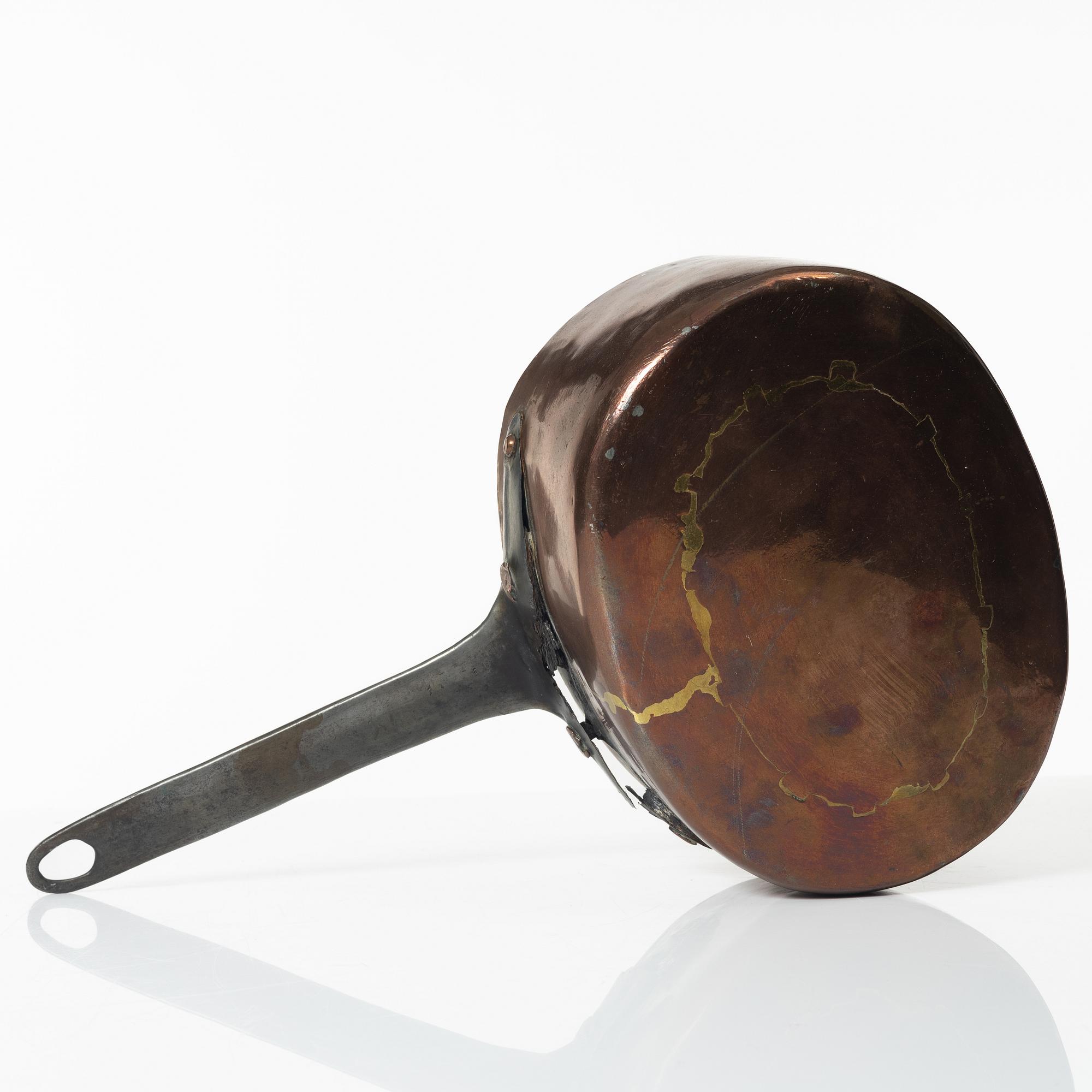 A pot from the Queen Dowager Sofia Magdalena's household, dated 1798.