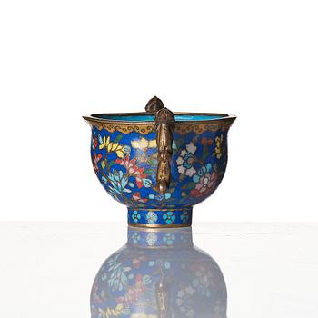 A Chinese cloisonné cup, Qing dynasty, 19th Century.