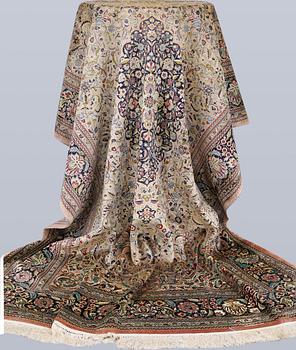 Matta, Orientalisk, silke, 275 x 183 cm.