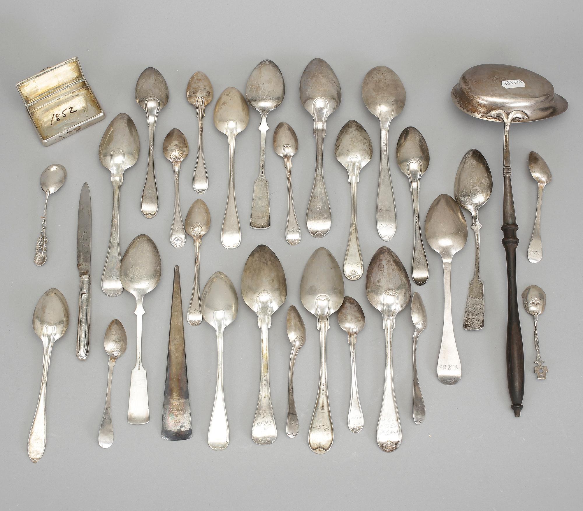 PARTI SILVER, 32 delar. 1800/1900-tal. Tot ca 1540 g.