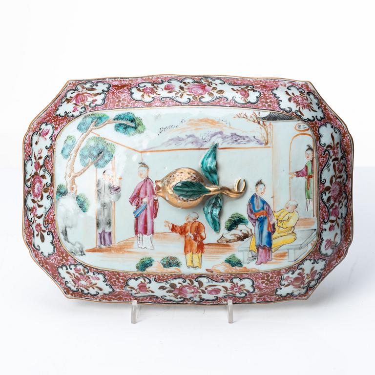 A famille rose tureen with cover, Qing dynasty, Qianlong (1736-95).