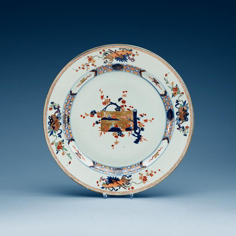 An imari-verte charger, Qing dynasty, Kangxi (1662-1722).