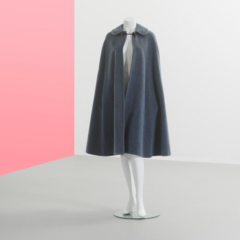 CAPE, Yves Saint Laurent, storlek 40.