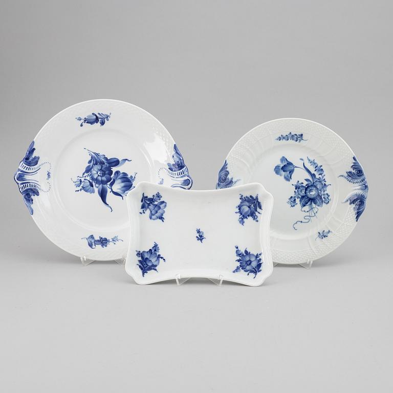 A Royal Copenhagen 'Blå Blomst' porcelaine set (47 pc).