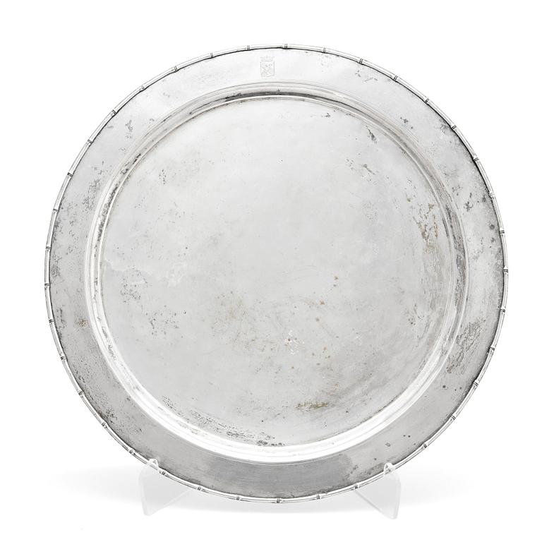 A Chinese silver tray, maker's mark of Hung Chong & Co, Shanghai (1830-1925).