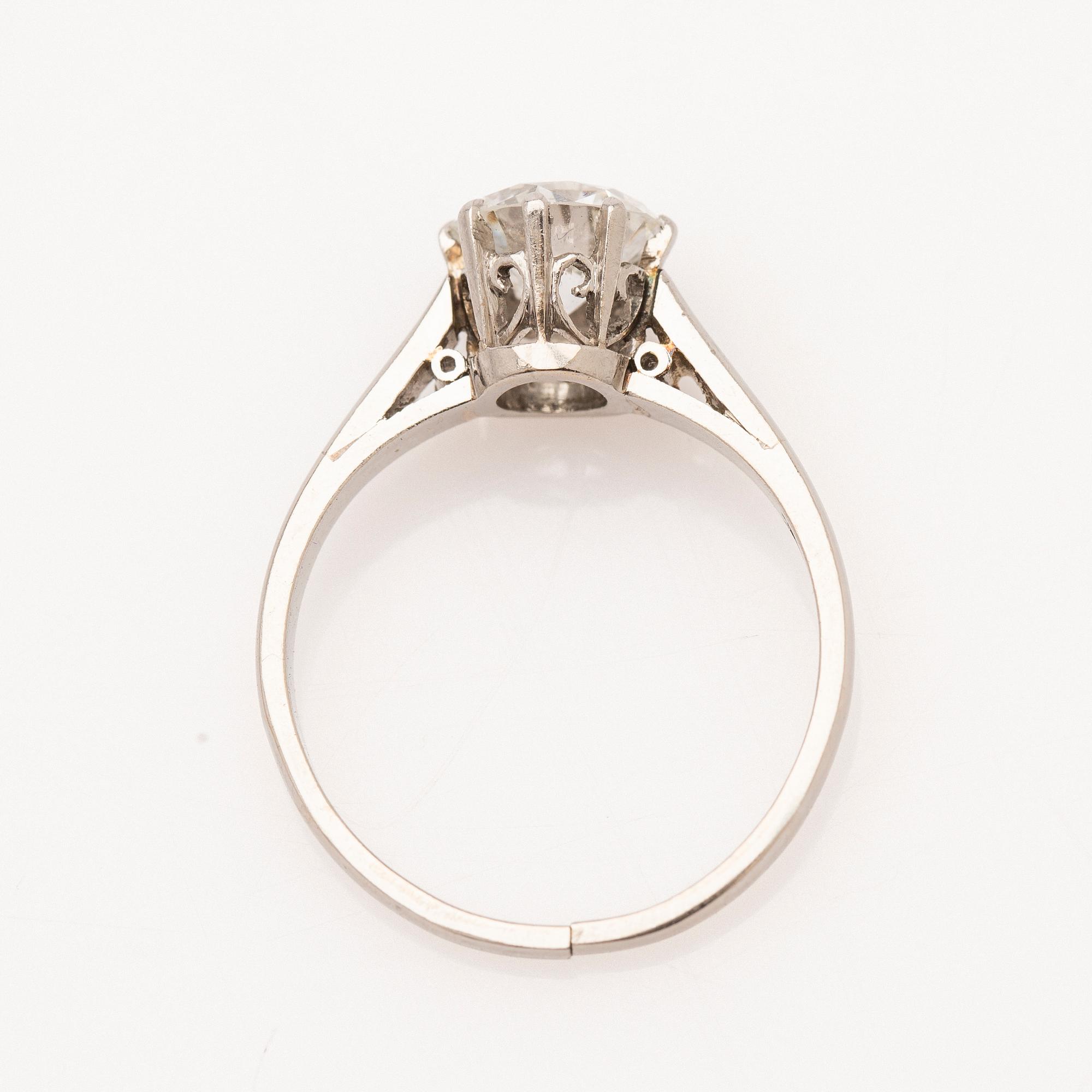 Ring, platina med briljantslipad diamant.