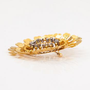 Tapio Wirkkala, Brosch "Solen", 14K guld och diamanter ca 0.47 ct tot. Westerback, Helsingfors 1974.