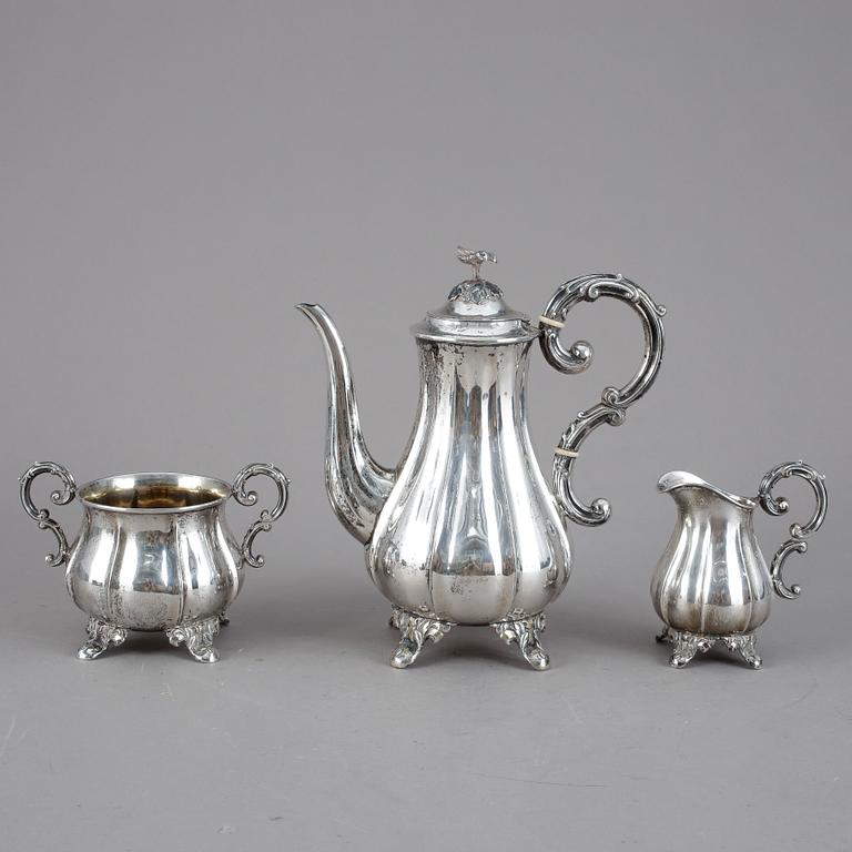SERVIS, 3 delar, silver, Lundström. Otydliga stämplar. 1922. Vikt ca 1155 gram.