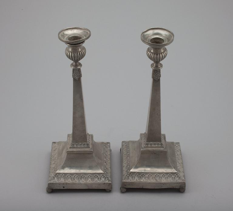 A PAIR OF CANDLESTICKS.
