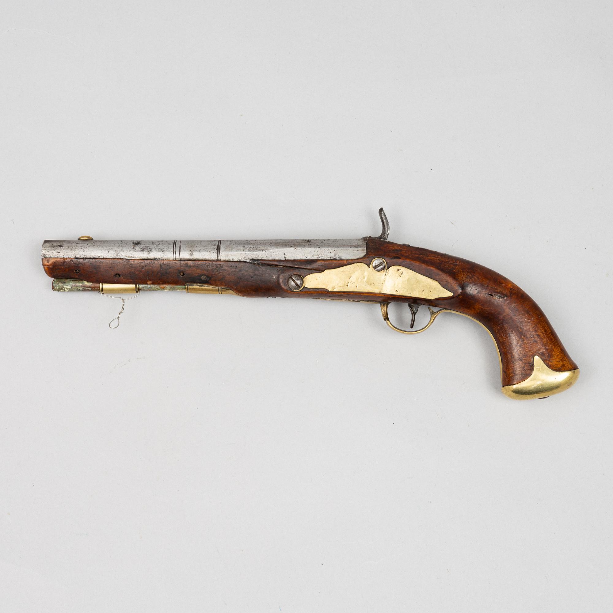 Slaglåspistol, möjligen svensk, 1800-tal, ändrad från flintlås.