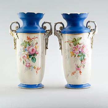 VASER, 1 par, porslin, 1800-talets andra hälft.