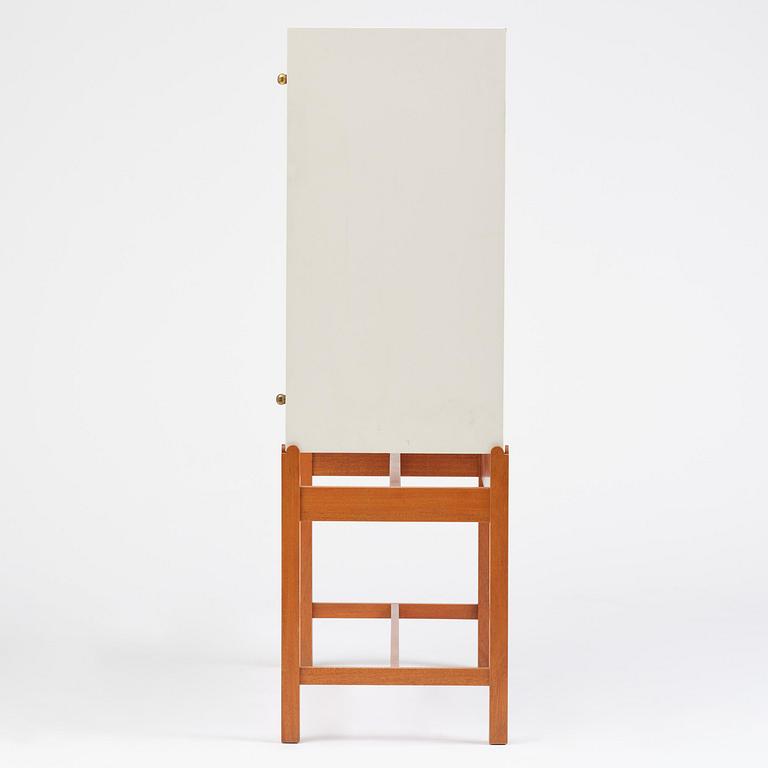 Josef Frank, a cabinet model 2192, Firma Svenskt Tenn, post 1985.