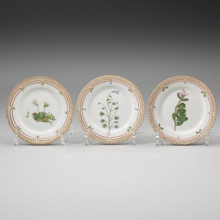 Six Royal Copenhagen 'Flora Danica' dishes, Denmark, 20th Century.
