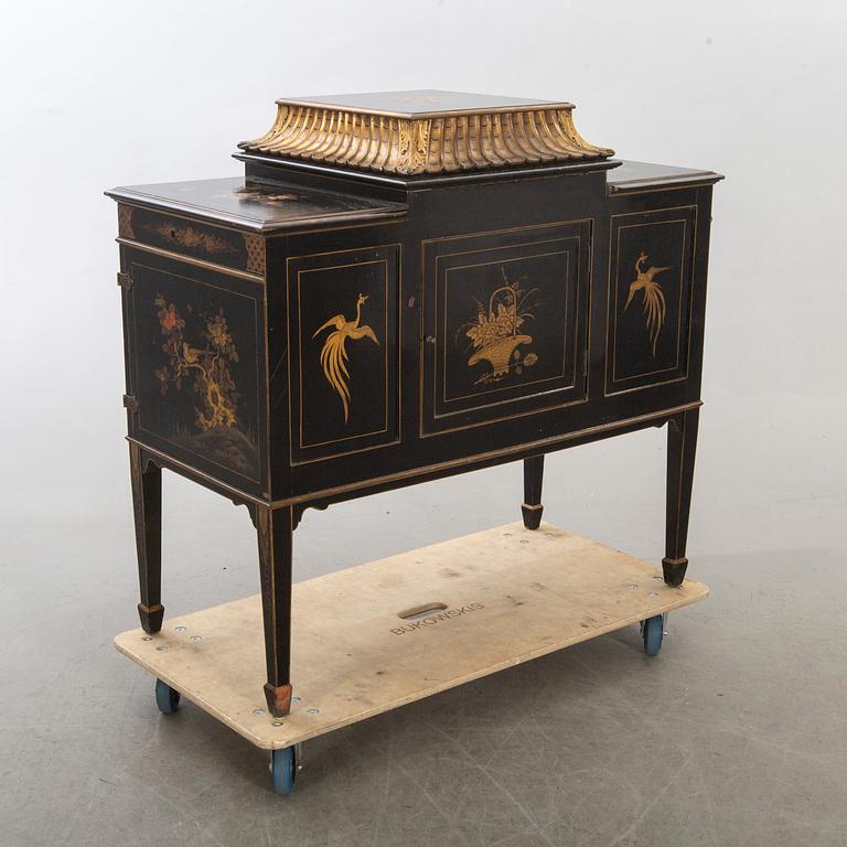 SIDEBOARD/MUSIKMÖBEL, 1900-talets första hälft.