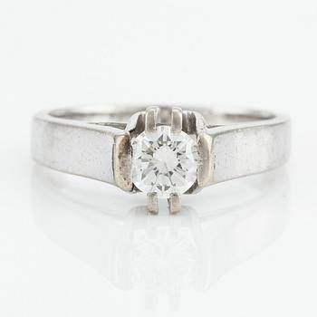 Ring, 14K vitguld med briljantslipad diamant.