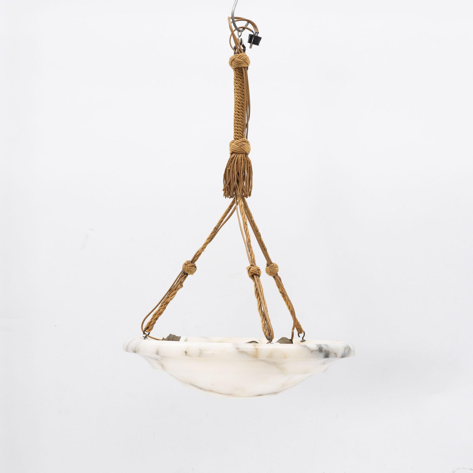 Taklampa, alabaster, 1920/30-tal.