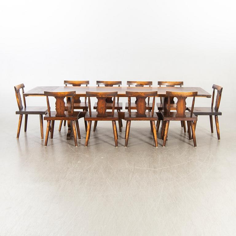 A 1940's 11 pcs dining table and chairs.
