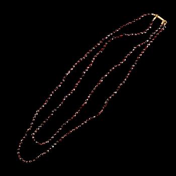 COLLIER, granater, lås 18 k guld, 1900-talets mitt.