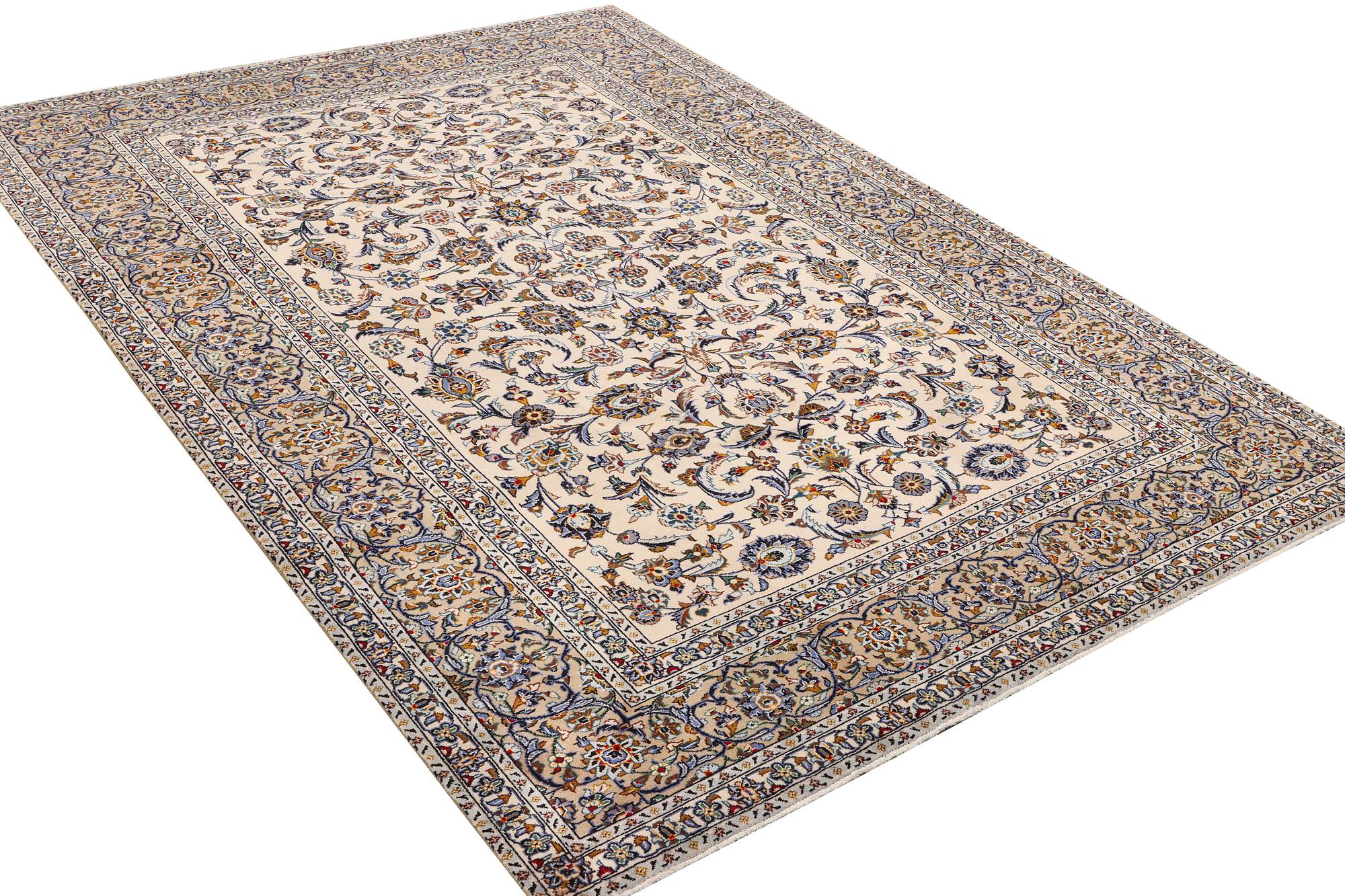 A Keshan carpet, c. 333 x 233 cm.