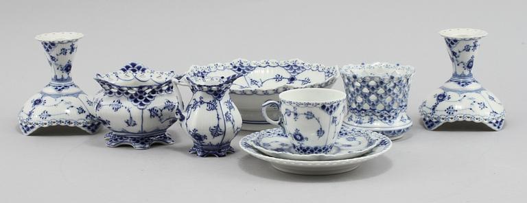 KAFFESERVISDELAR, 14 delar, "Musselmalet", Royal Copenhagen, Danmark, 1900-talets andra hälft.
