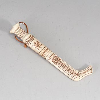 TORE SUNNA, a Sami reindeer horn knife, signed Tore Sunna.