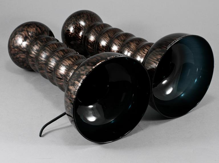 LJUSSTAKAR, ett par, glas, "Nepal", Åsa Jungnelius, Kosta Boda, 2000-tal.