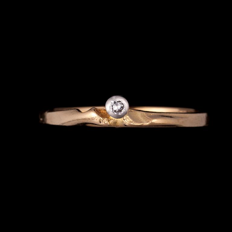 RING, "Nereidi" 14K guld, diamant 0,03 ct, Björn Weckström Lapponia 1981. Vikt 2 g.